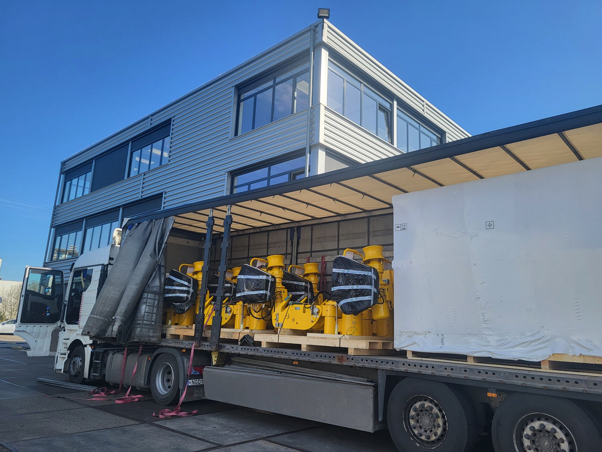 Straatman mooring project transport