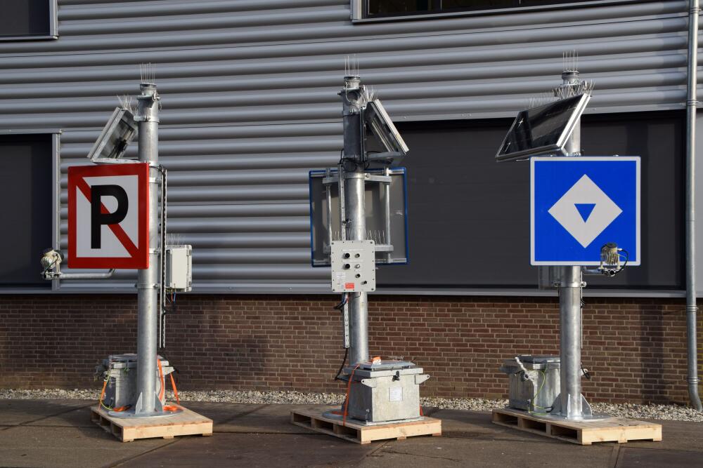 Solar power systems for port