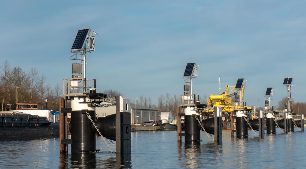 Solar powered work lights port