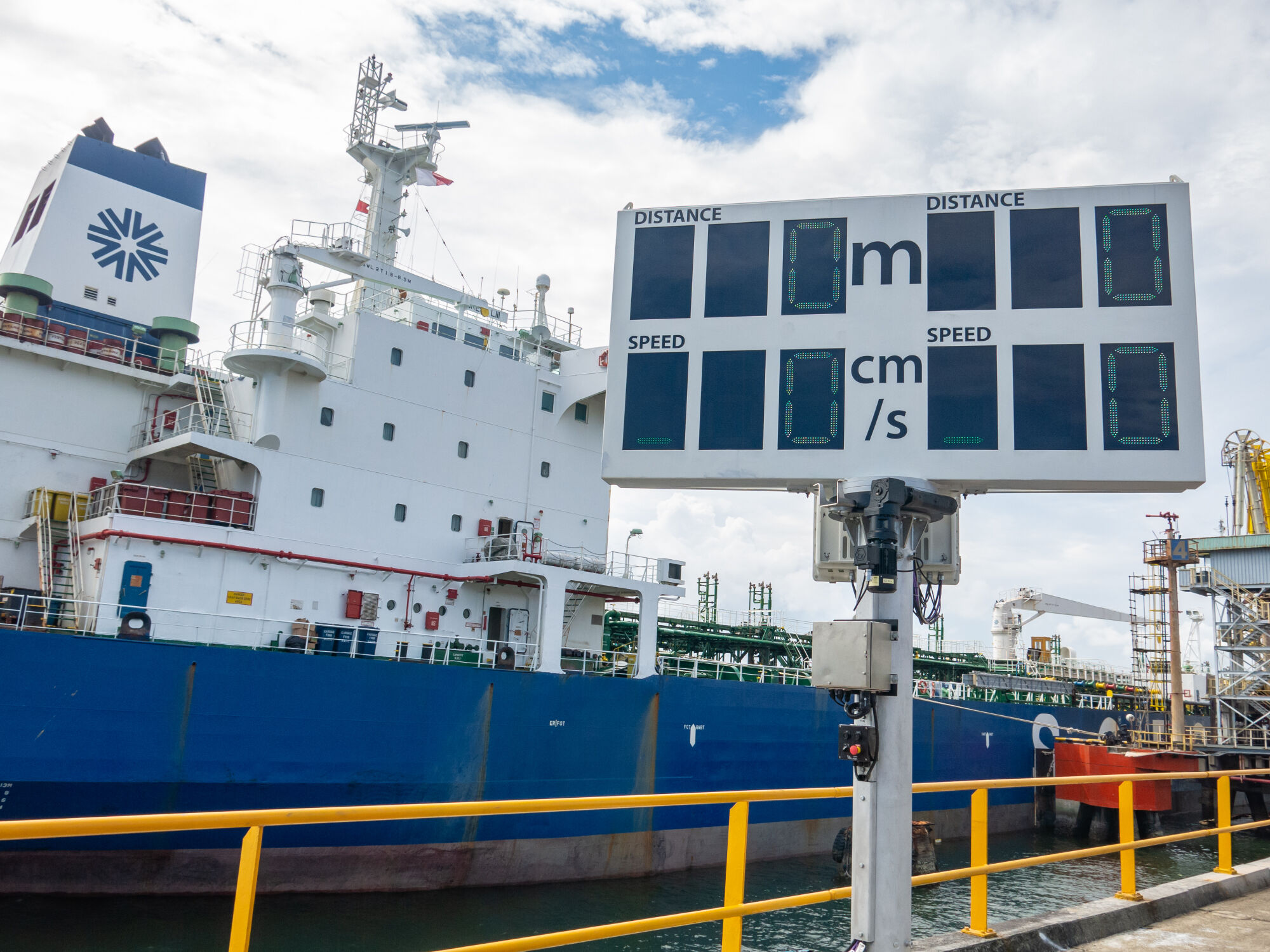 Berthing Aid System Straatman