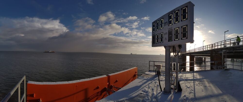 Straatman Berthing Aid System LNG Terminal Wilhelmshaven